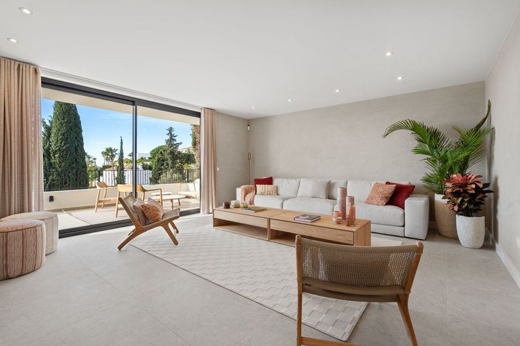 House | Resale in Benahavís in Benahavís Others, Costa del Sol - Photo 5