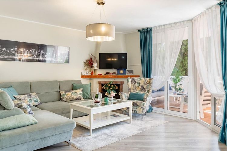 Apartment | Resale in Calahonda in Calahonda, Costa del Sol - Photo 5