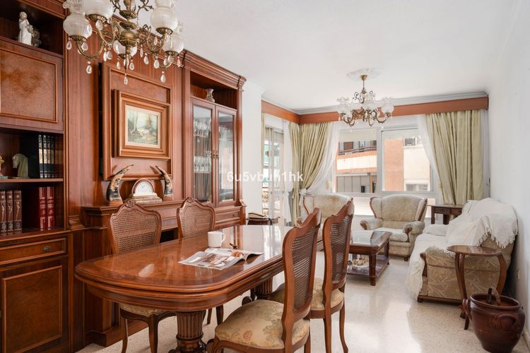 listing card gallery