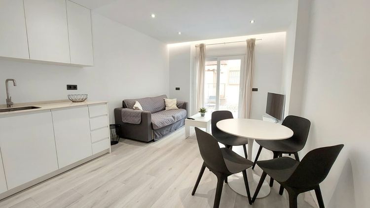 listing card gallery