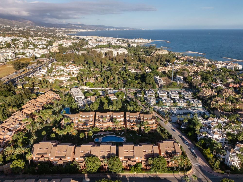 Apartment | Resale in Puerto Banús in Puerto Banús, Costa del Sol - Main property photo