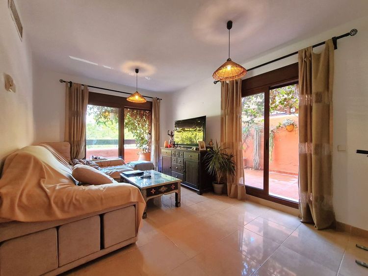 Apartment | Resale in Estepona in Estepona, Costa del Sol - Photo 3