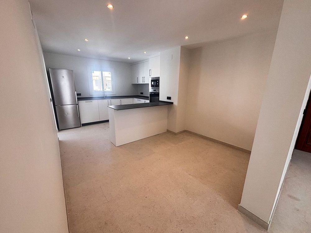 Apartment | Resale in Estepona in Estepona, Costa del Sol - Main property photo