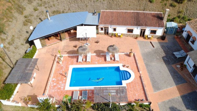 House | Resale in Alora in Alora, Costa del Sol - Photo 2