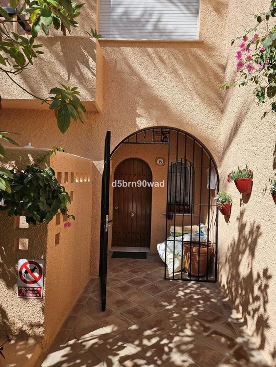 House | Resale in Atalaya in Atalaya, Costa del Sol - Photo 2