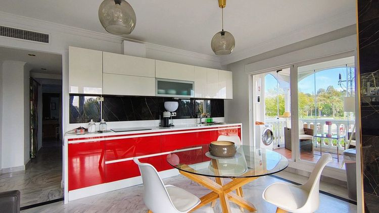 Apartment | Resale in Nueva Andalucía - Development photo 1