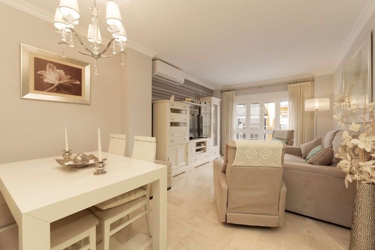 Apartment | Resale in Fuengirola in Fuengirola Others, Costa del Sol - Photo 3
