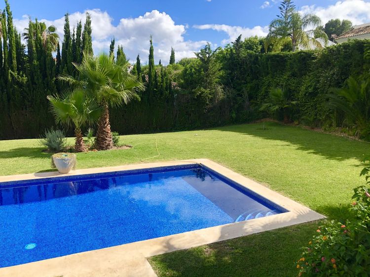 House | Resale in Atalaya in Atalaya, Costa del Sol - Photo 5