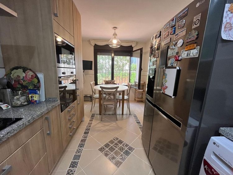 House | Resale in Estepona in Estepona, Costa del Sol - Photo 3