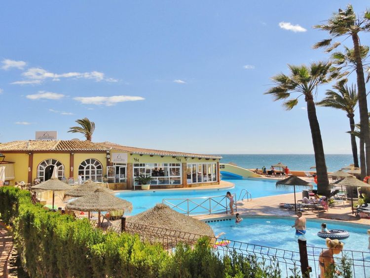 Apartment | Resale in Calahonda - Development photo 1