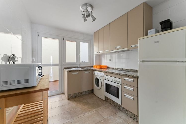 Apartment | Resale in Benalmadena in Benalmadena Others, Costa del Sol - Photo 5