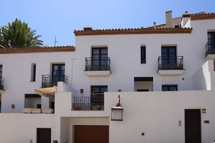 House | Resale in Benahavís in Benahavís Others, Costa del Sol - Photo 3