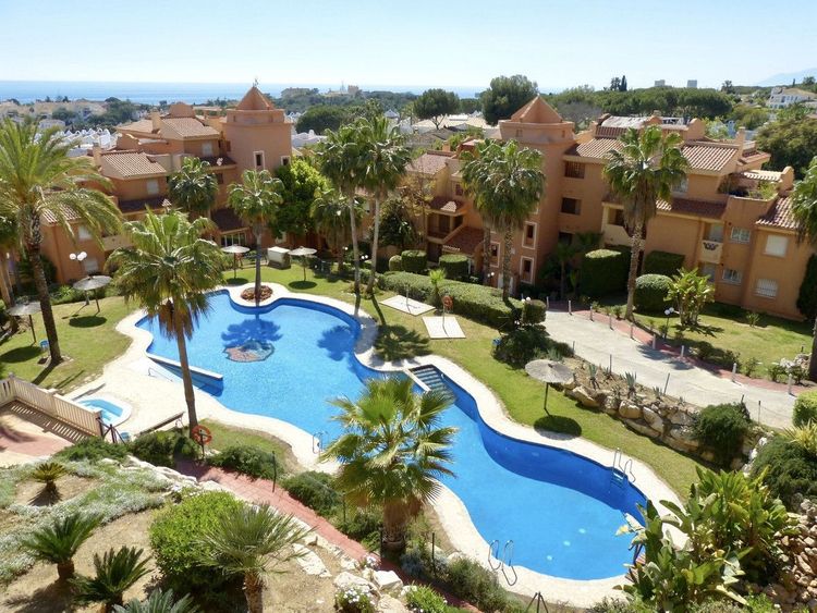 Apartment | Resale in Marbella in Marbella Others, Costa del Sol - Photo 2