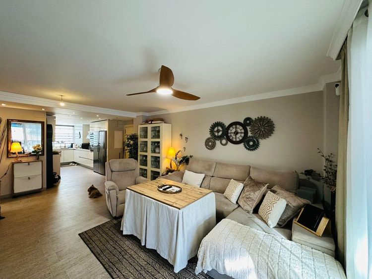 Apartment | Resale in Fuengirola in Fuengirola Others, Costa del Sol - Photo 2