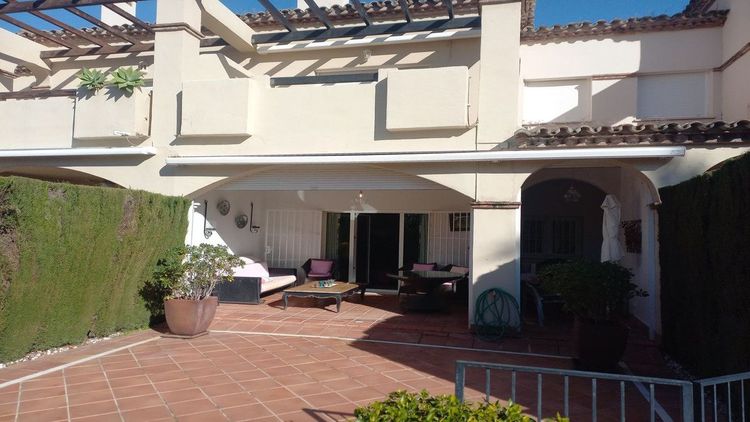 House | Resale in Guadalmina Baja in Guadalmina Baja, San Pedro de Alcántara, Costa del Sol - Photo 2