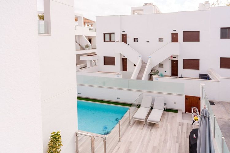 House | Resale in Los Balcones in Los Balcones, Costa Blanca - Photo 3
