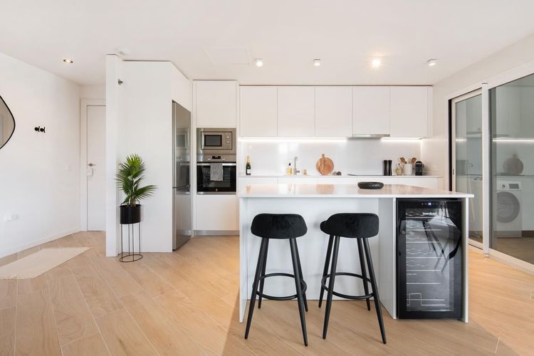 Apartment | Resale in La Campana in La Campana, Costa del Sol - Photo 2