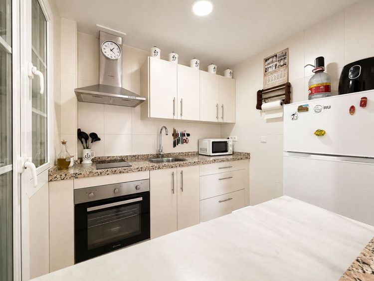 Apartment | Resale in San Luis de Sabinillas in San Luis de Sabinillas, Costa del Sol - Photo 5