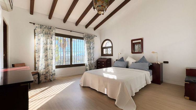 House | Resale in Marbella in Marbella Others, Costa del Sol - Photo 3