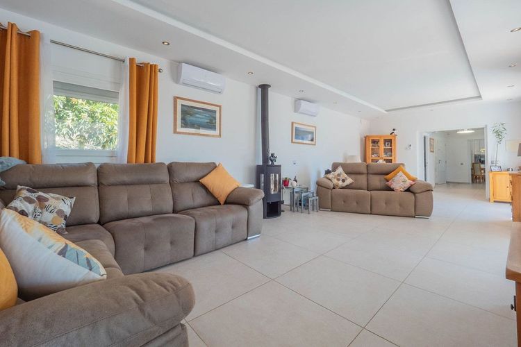 House | Resale in Vélez-Málaga in Vélez-Málaga, Costa del Sol - Photo 4