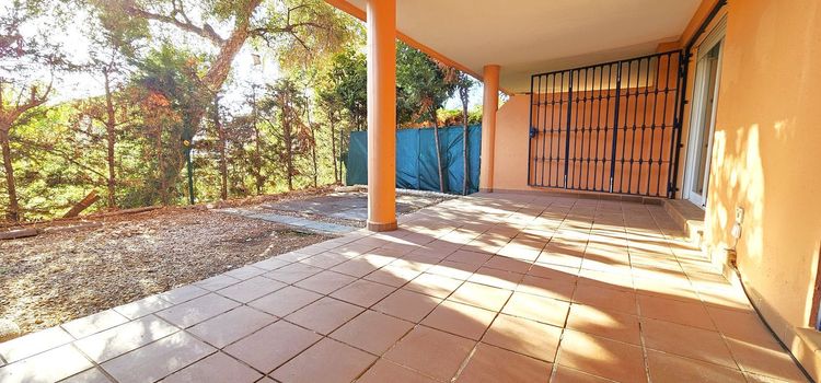 Apartment | Resale in Elviria in Elviria, Costa del Sol - Photo 3