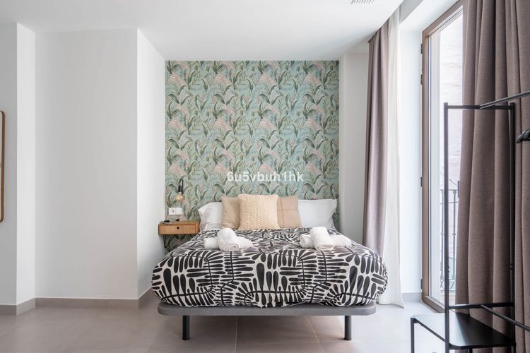 House | Resale in Málaga in Málaga, Costa del Sol - Photo 4