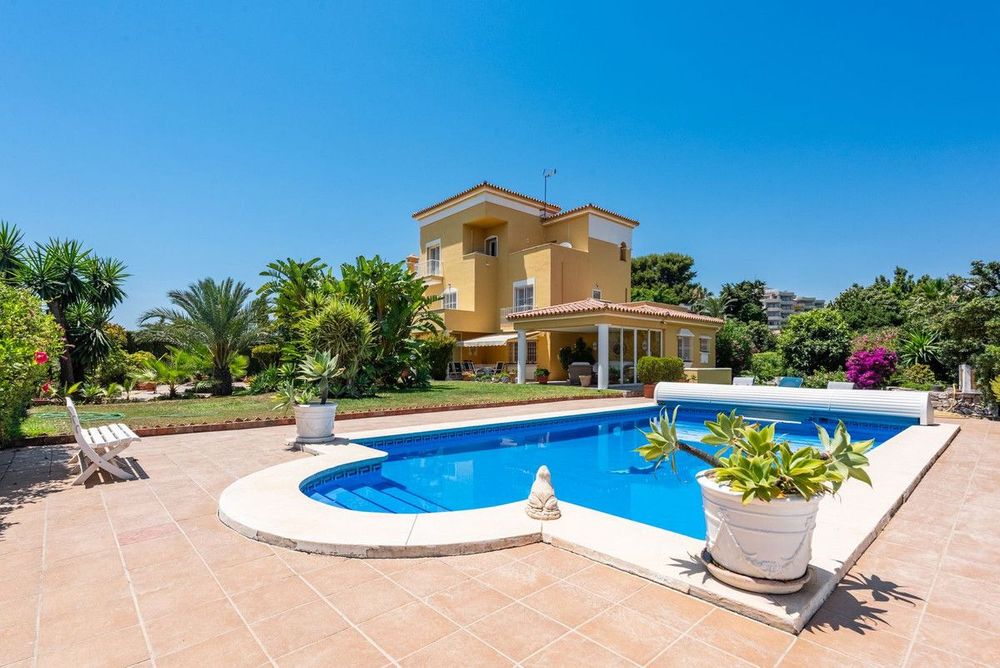 House | Resale in Atalaya in Atalaya, Costa del Sol - Main property photo