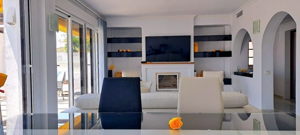Apartment | Resale in Nueva Andalucía in Nueva Andalucía, Costa del Sol - Main property photo