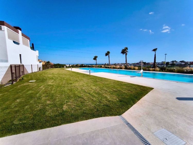 Penthouse | Resale in Bel Air in Bel Air, Costa del Sol - Photo 2
