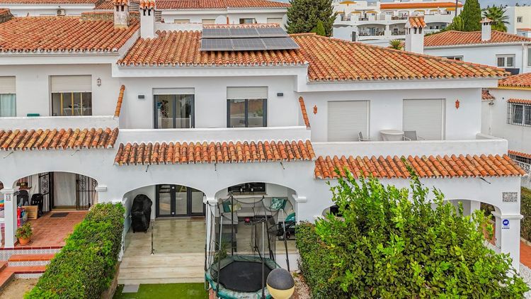 listing card gallery