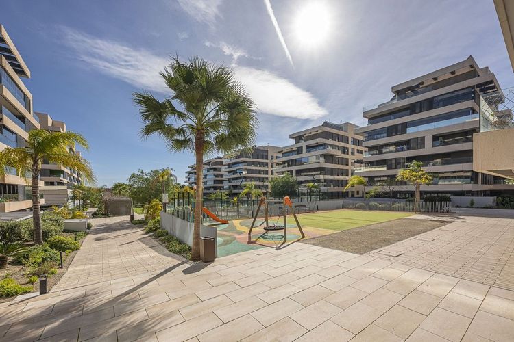 Apartment | Resale in Málaga in Málaga, Costa del Sol - Photo 5