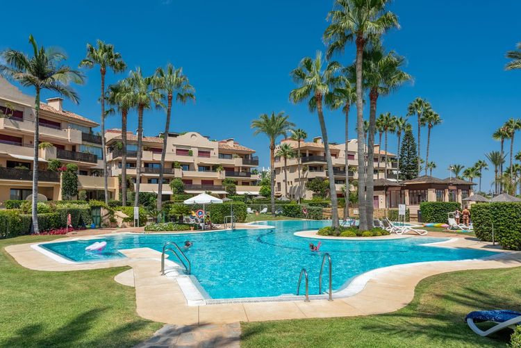 Apartment | Resale in Costalita in Costalita, Costa del Sol - Photo 4