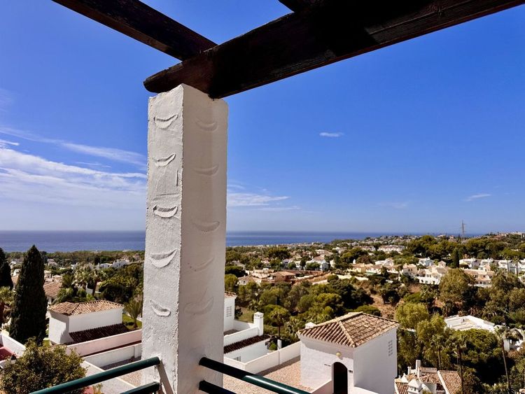 Penthouse | Resale in Calahonda in Calahonda, Costa del Sol - Photo 3