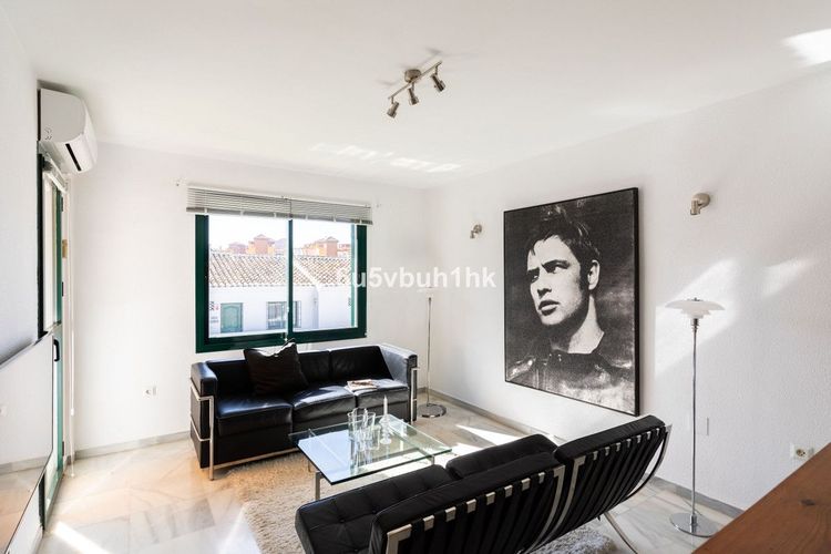 Apartment | Resale in Benalmadena Costa in Benalmadena Costa, Costa del Sol - Photo 5