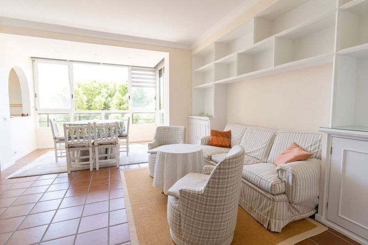 Apartment | Resale in Aloha in Aloha, Costa del Sol - Photo 3