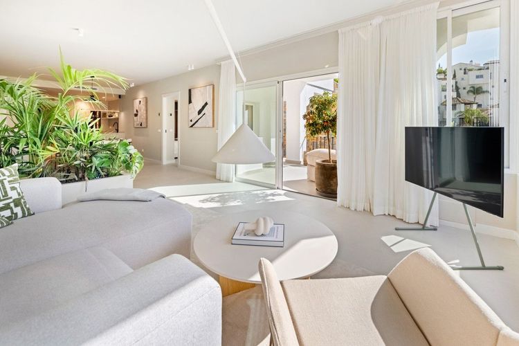 Apartment | Resale in La Quinta - Development photo 1