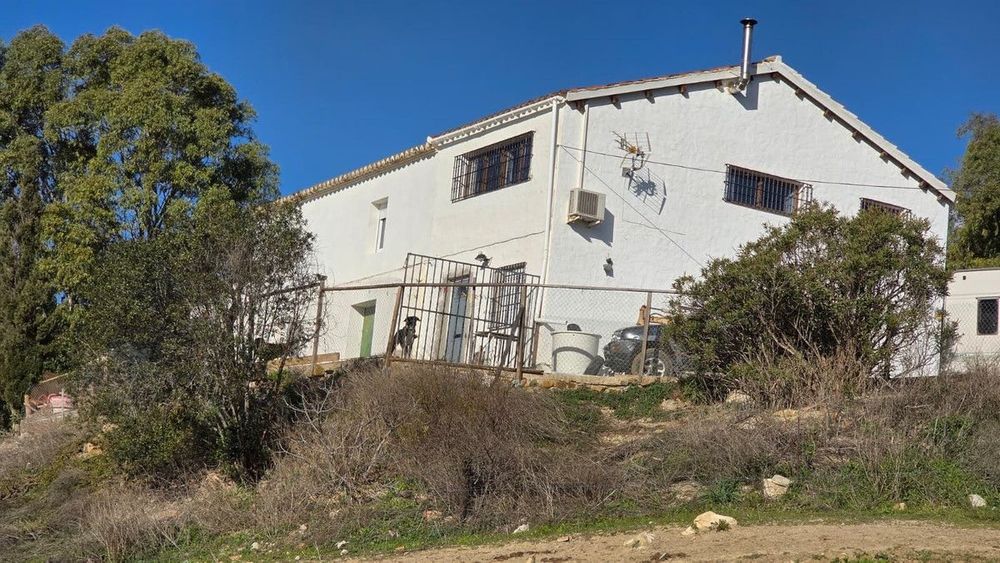 House | Resale in Pizarra in Pizarra, Costa del Sol - Main property photo