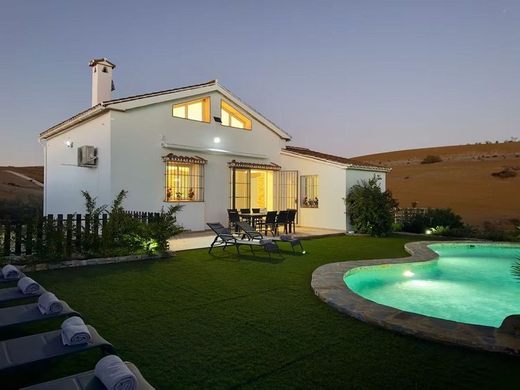 House | Resale in Coín in Coín, Costa del Sol - Photo 4