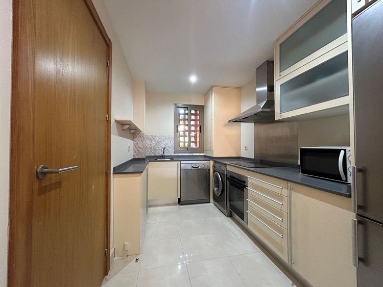 Apartment in New Golden Mile in New Golden Mile, Estepona East Others, Costa del Sol - Photo 5