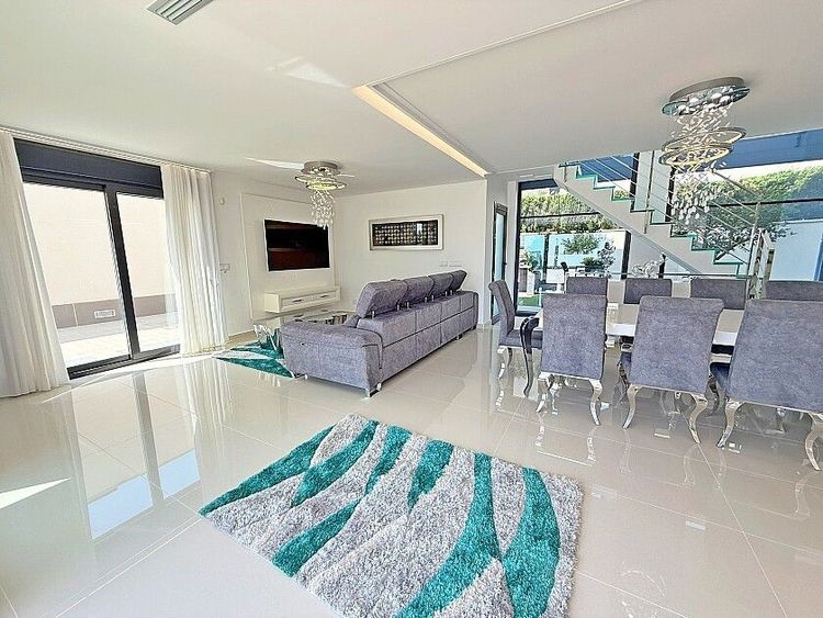 House | Resale in San Miguel de Salinas in San Miguel de Salinas, Costa Blanca - Photo 4