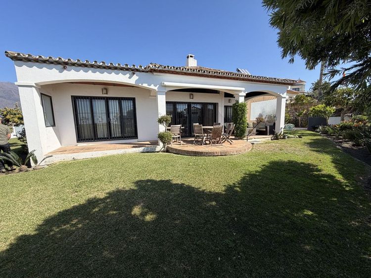 House | Resale in Estepona - Development photo 1