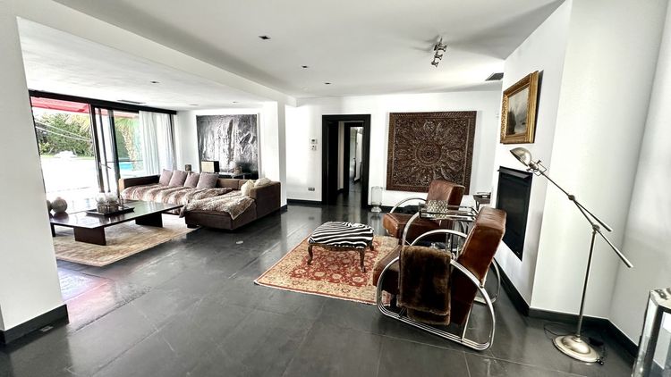 House | Resale in Guadalmina Baja in Guadalmina Baja, Costa del Sol - Photo 3