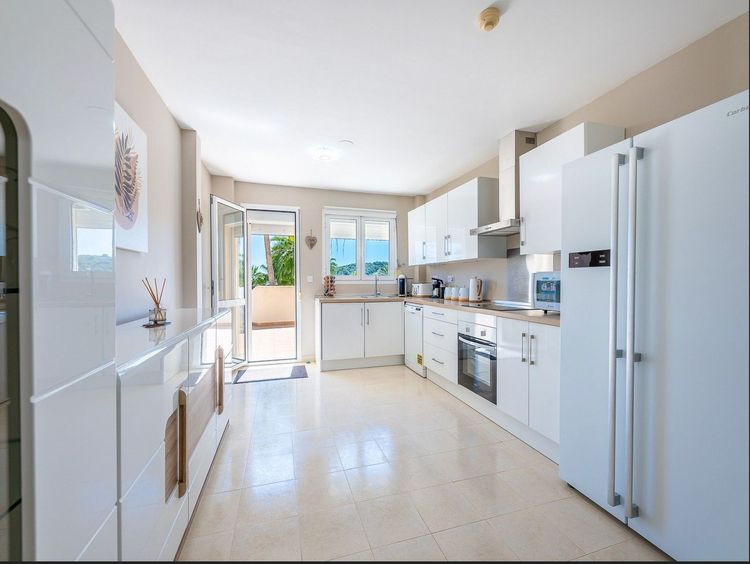 Apartment | Resale in San Roque in San Roque, Costa del Sol - Photo 5