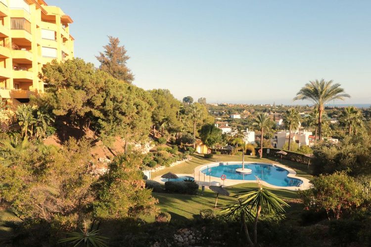 Apartment | Resale in New Golden Mile in New Golden Mile, Costa del Sol - Photo 5