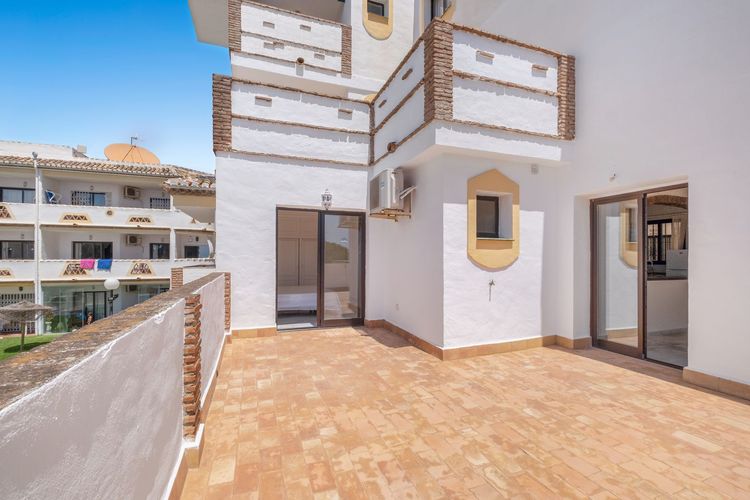 Apartment | Resale in Calahonda in Calahonda, Costa del Sol - Photo 3