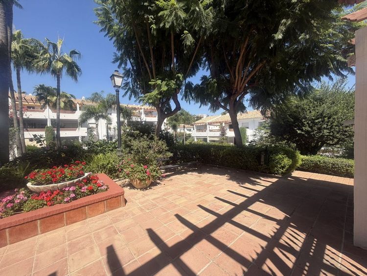 Apartment | Resale in New Golden Mile in New Golden Mile, Estepona East Others, Costa del Sol - Photo 5