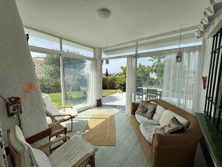 House | Resale in Torrenueva in Torrenueva, Costa del Sol - Photo 5