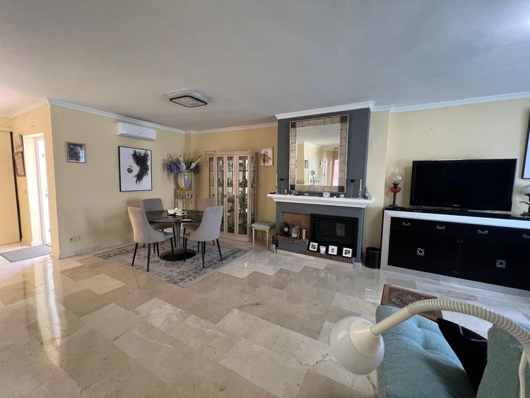 Apartment | Resale in El Paraiso in El Paraiso, Costa del Sol - Photo 2