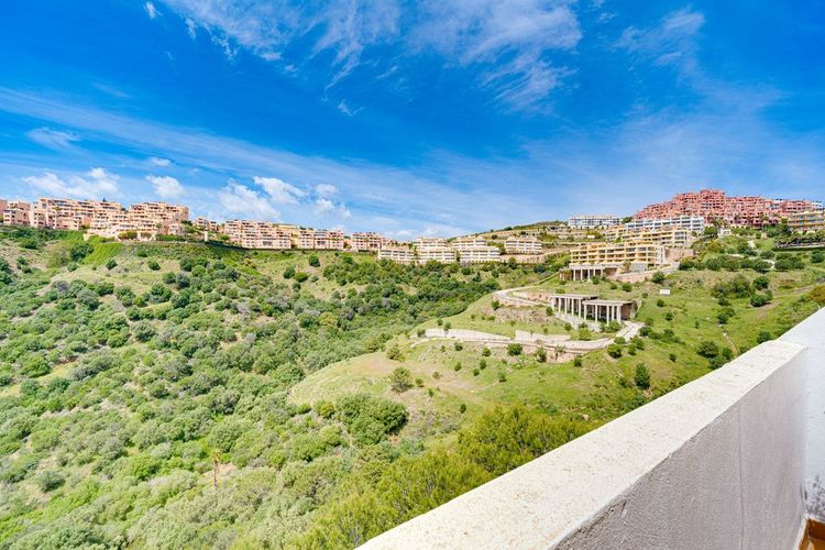 Penthouse | Resale in Calahonda in Calahonda, Costa del Sol - Photo 5