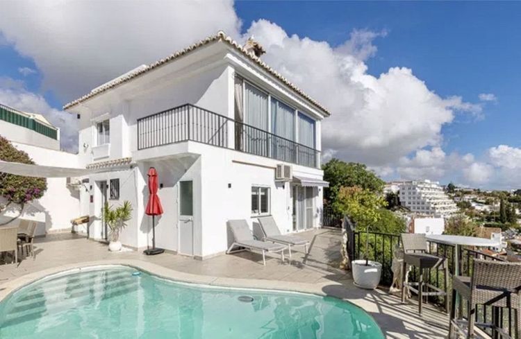 House | Resale in Torreblanca in Torreblanca, Costa del Sol - Photo 2